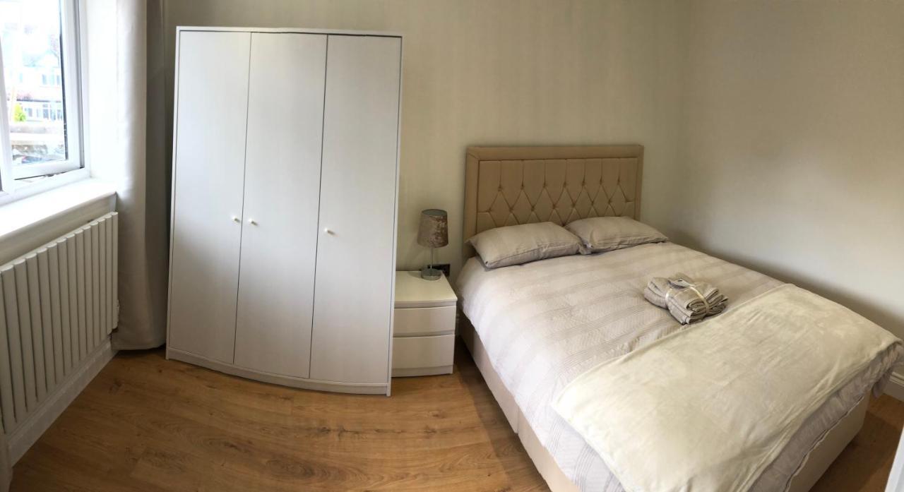 5 Bedroom House In オーピントン エクステリア 写真