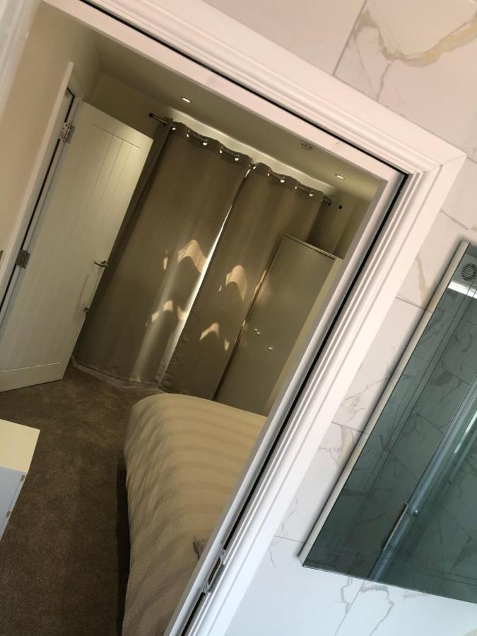 5 Bedroom House In オーピントン エクステリア 写真