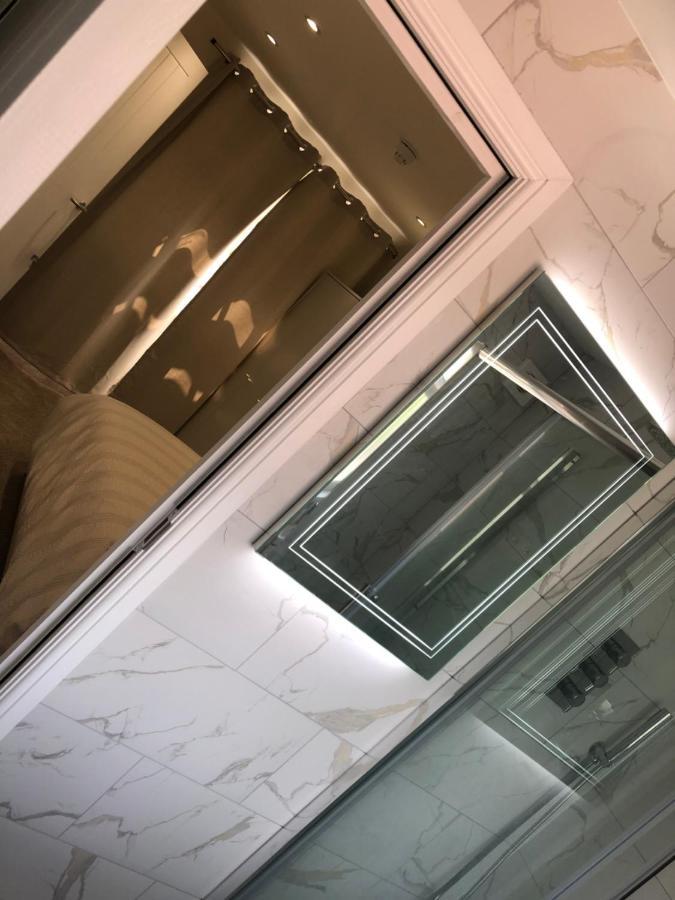 5 Bedroom House In オーピントン エクステリア 写真