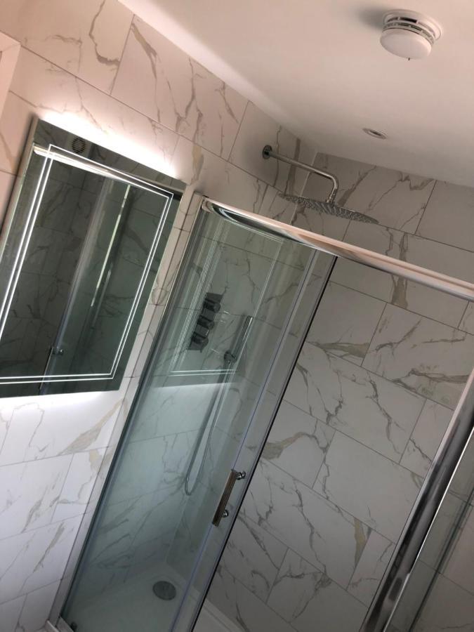 5 Bedroom House In オーピントン エクステリア 写真
