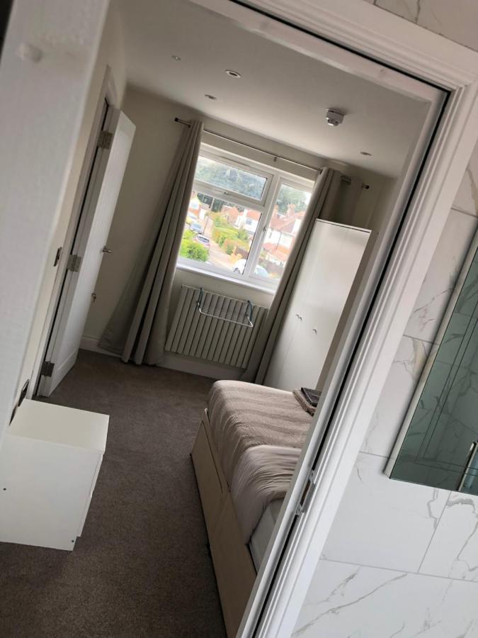 5 Bedroom House In オーピントン エクステリア 写真