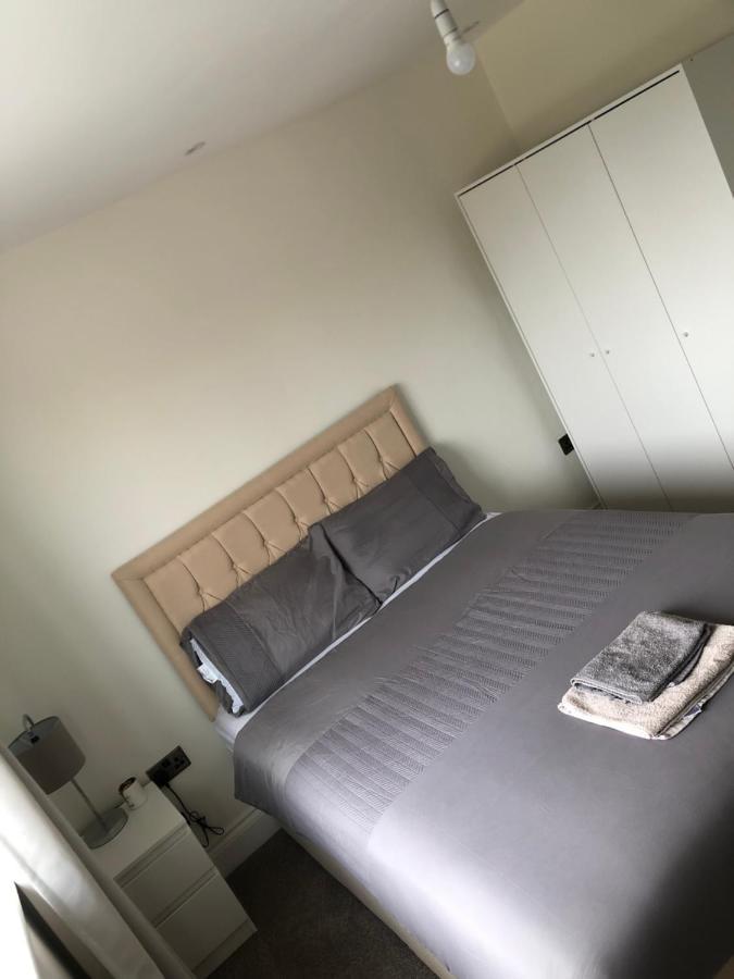 5 Bedroom House In オーピントン エクステリア 写真