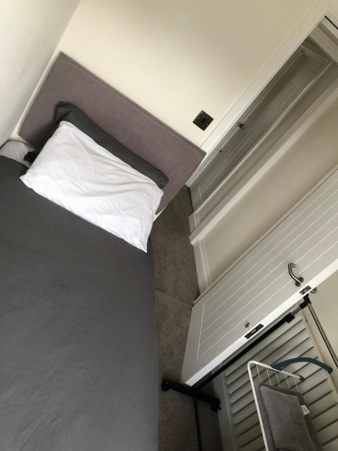 5 Bedroom House In オーピントン エクステリア 写真
