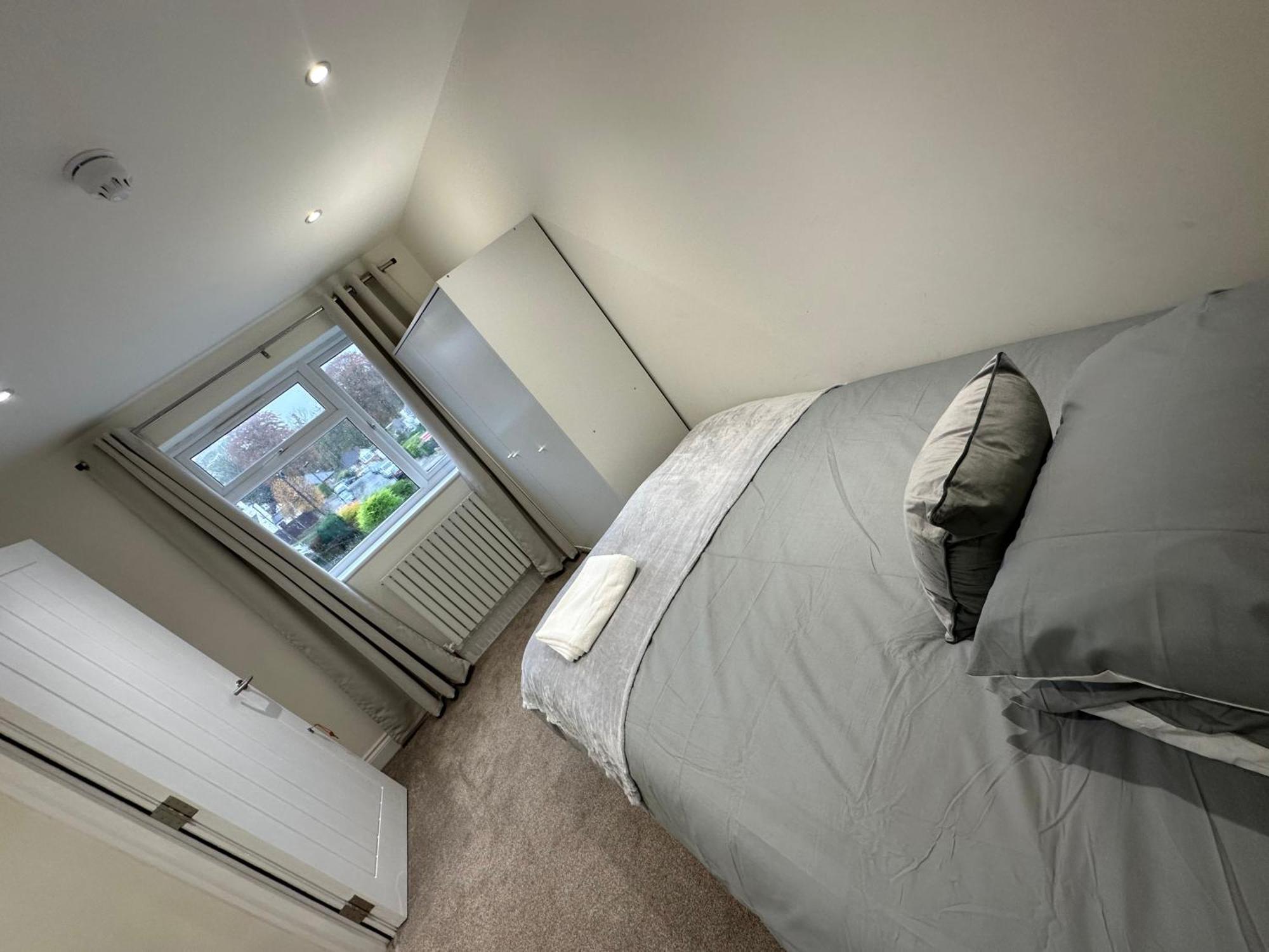 5 Bedroom House In オーピントン エクステリア 写真